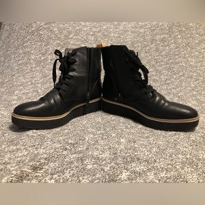 Dr Scholl’s Women’s Boots. US Size 11M. Barely used, almost new